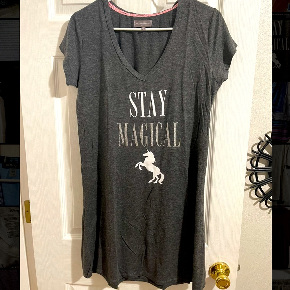 Daisy Fuentes Night shirt